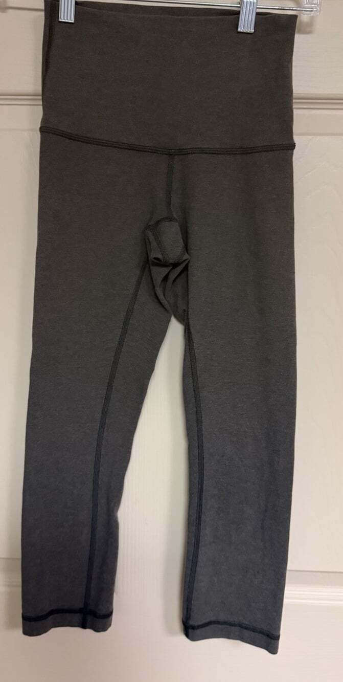 Lululemon Women's Army Olive Green Size 2 Capris Inseam 20"
